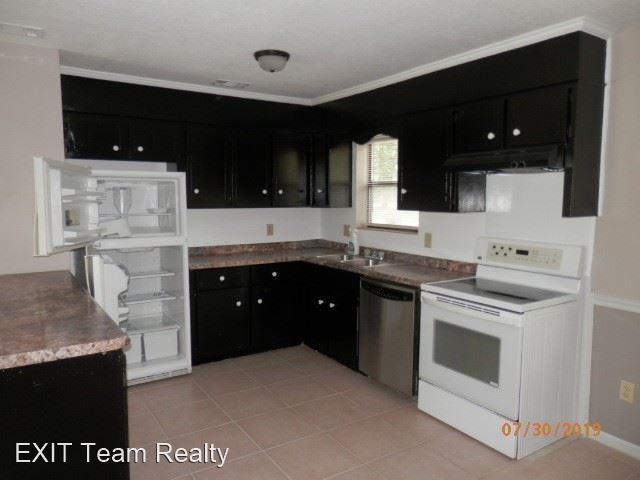 Building Photo - 3 br, 1 bath House - 114 Pointe South Drive