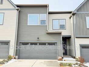 Building Photo - 216 Oak Summit Pl