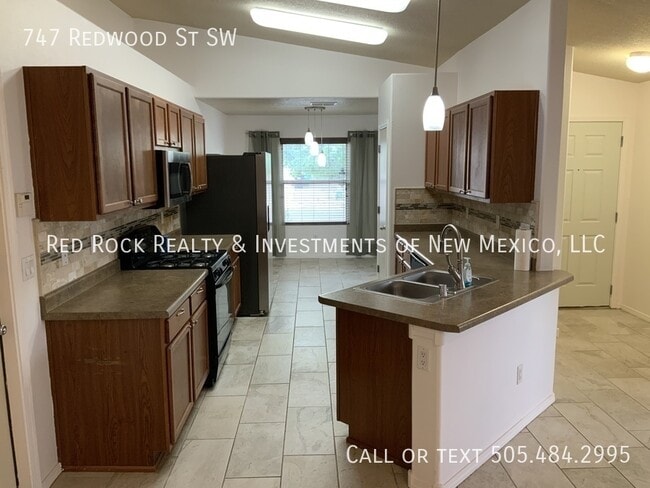 Foto del edificio - 747 Redwood St SW