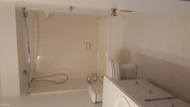 Building Photo - 3 br, 1.5 bath Condo - 2648 Seaton Circuit S