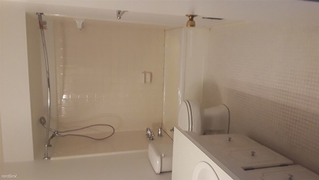 Foto del edificio - 3 br, 1.5 bath Condo - 2648 Seaton Circuit S