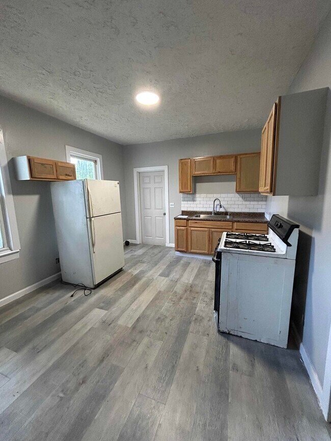 Foto del edificio - SPECIAL OFFER !! Cozy 2-Bedroom Home in Cleveland / Pet-Friendly / Vouchers Accepted / Available ...