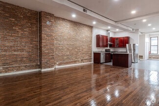 Building Photo - 3345 N Clark St