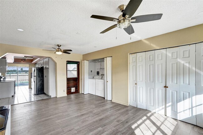 Foto del edificio - 5551 SW 57th St