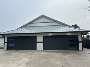 Building Photo - 767-773 S 10th St