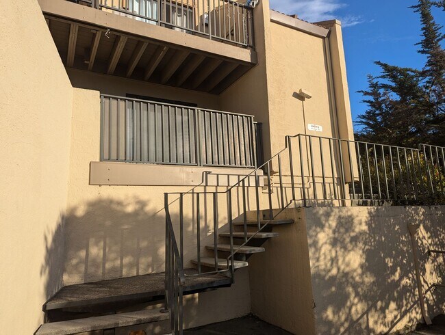 Building Photo - Updated and cozy 1br apartment w/FREE stor...