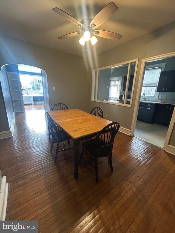 Foto del edificio - 6561 Maple Ave