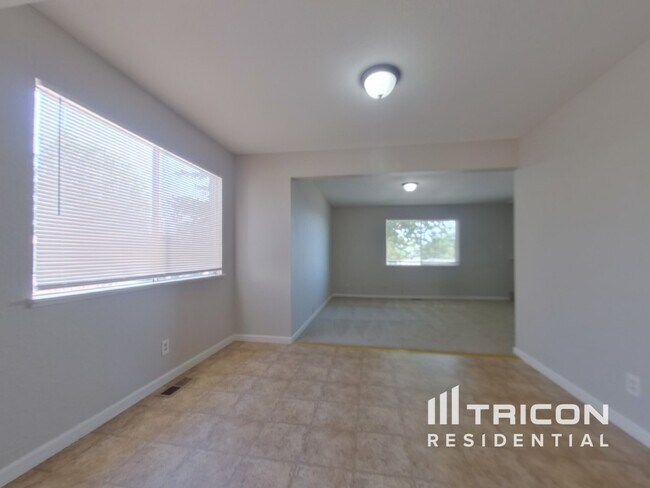 Foto del edificio - 3045 Slater Ct