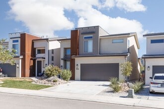 Building Photo - 3156 E Sky Rim Wy