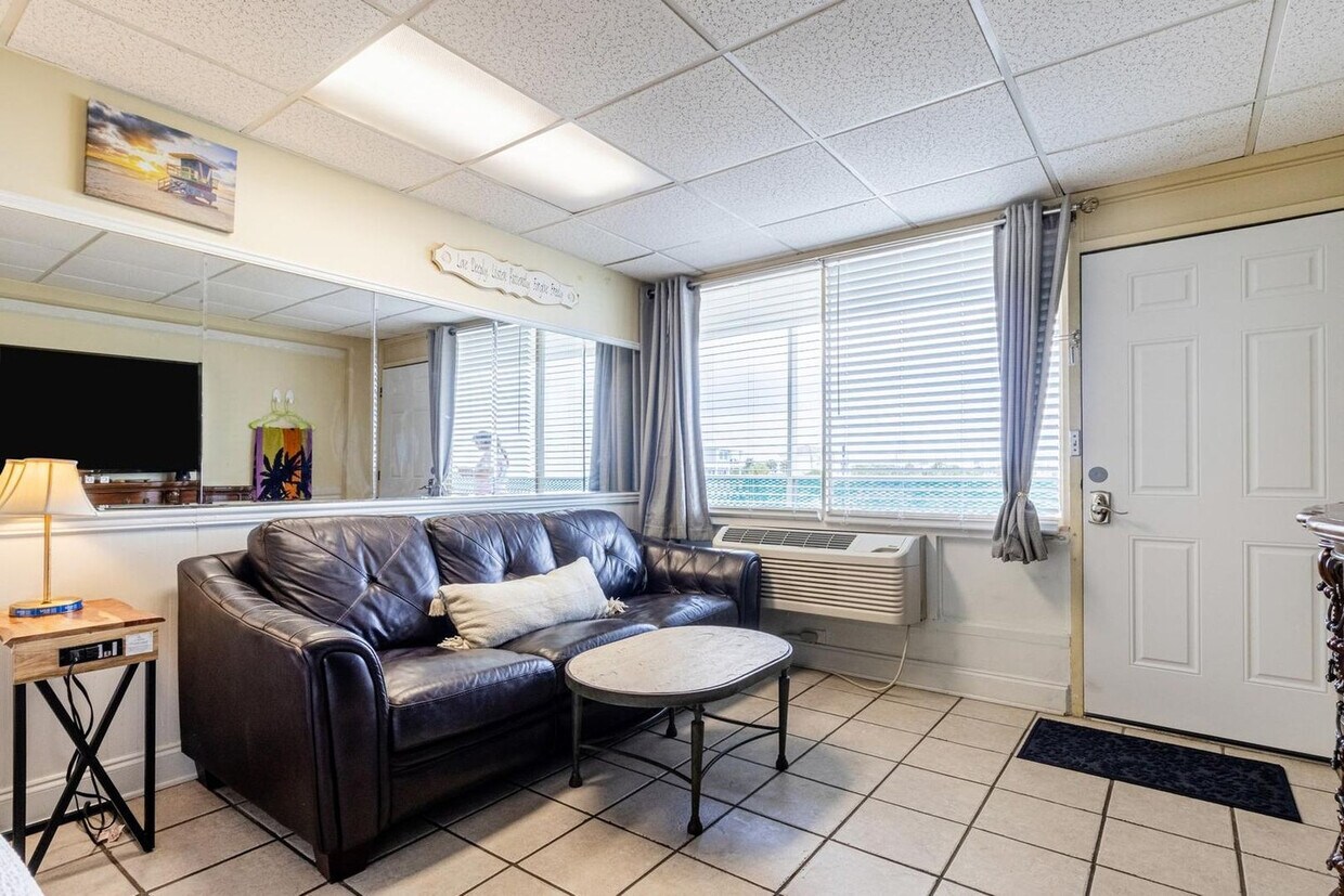 Foto principal - 14401 Front Beach Rd