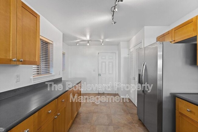 Building Photo - 92-7139-7139 Elele St