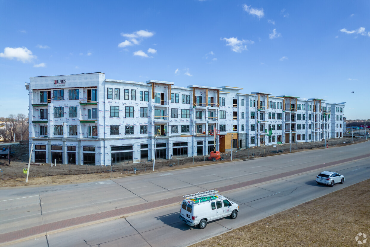 Building Photo - The View on Carrollton