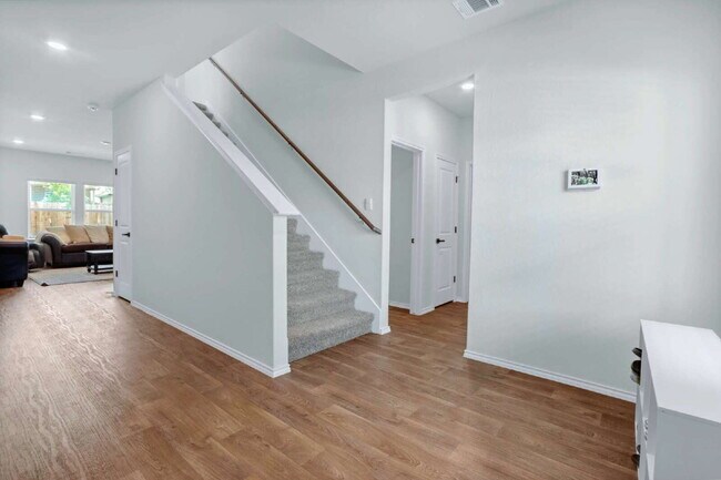 Building Photo - "Charming 4-Bedroom Retreat with Spacious ...