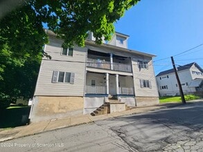 Building Photo - 1019 Bunker Hill St