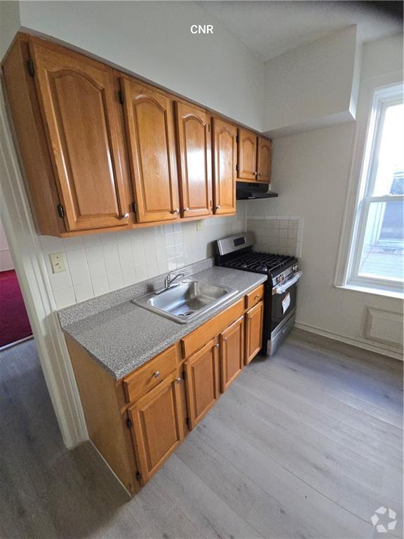 Building Photo - 252 E 46th St