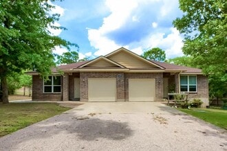 Building Photo - 133 N Kanaio Dr