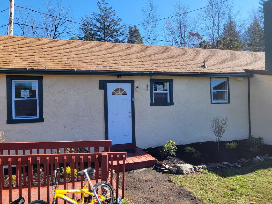 Primary Photo - 35 Keystone Rd