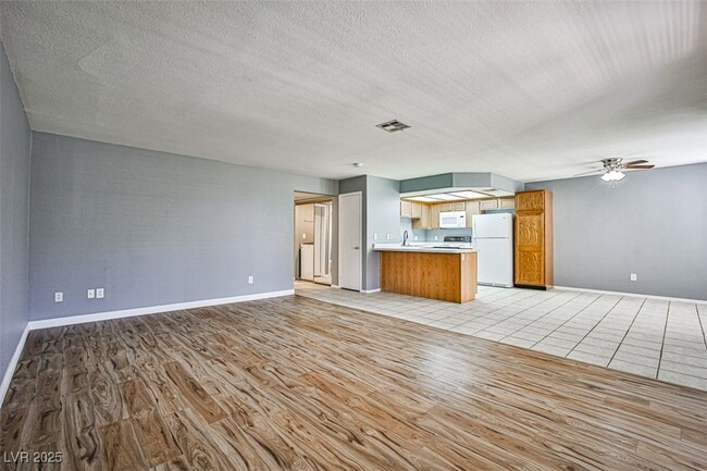 Building Photo - 8410 Eldora Ave