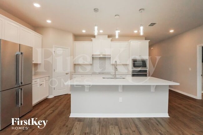 Building Photo - 17827 Passionflower Cir
