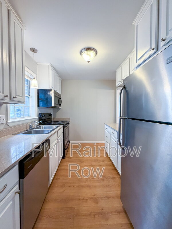 Foto del edificio - 425 Carriage Ln