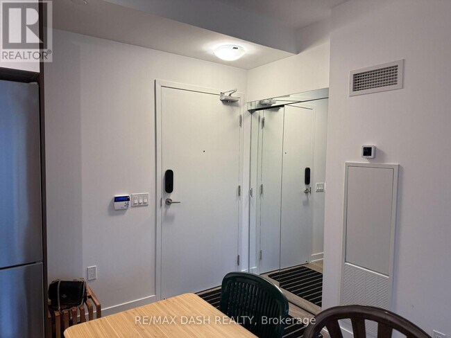 Photo du bâtiment - 543 Richmond St W