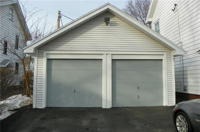 Building Photo - 1067 Winton Rd