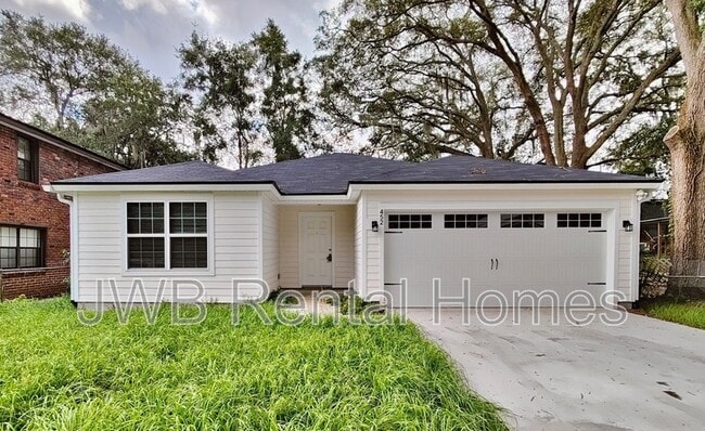 Building Photo - 452 Malcross Ave