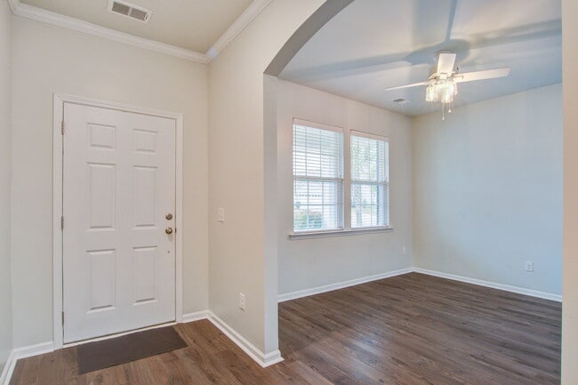 Foto del edificio - 602 Mountain Laurel Cir