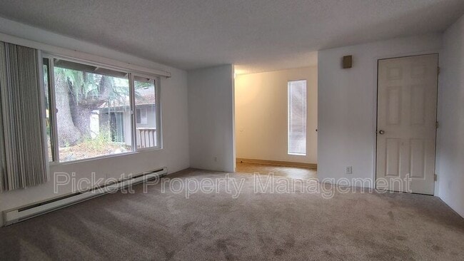 Building Photo - 1803 Winfield Ave