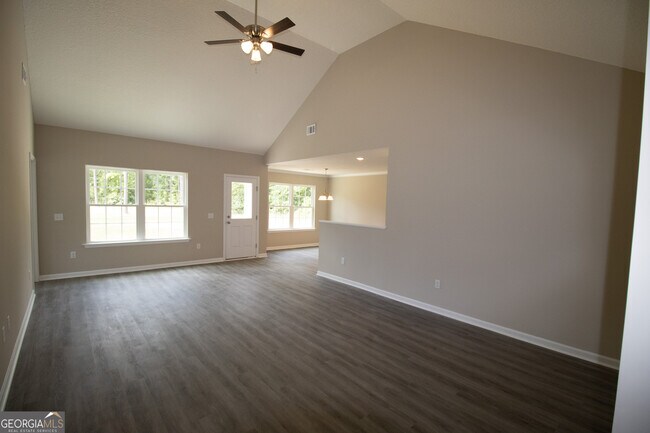 Building Photo - 210 Pw Clifton Rd