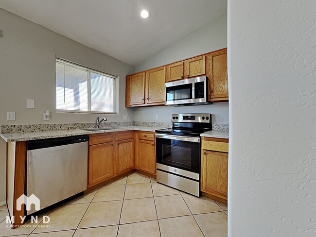 Building Photo - 14672 S Redondo Rd