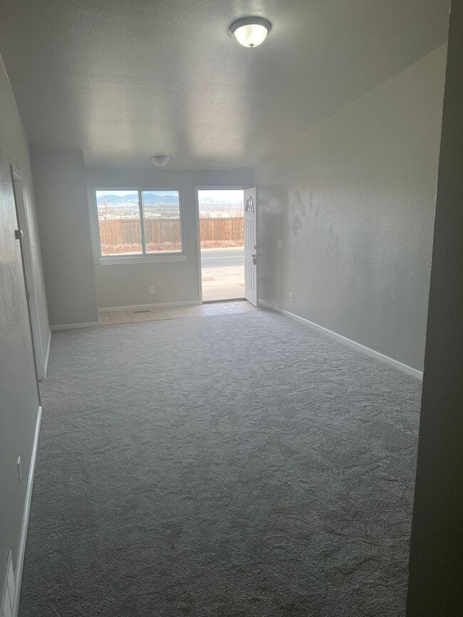 Foto del edificio - Great 3 Bedroom 2 Bath unit