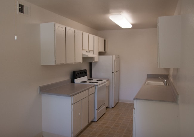 Building Photo - 7511 Sunset Ave
