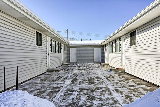 Foto del edificio - 3 Bedroom 1 Bath Ranch in Loveland