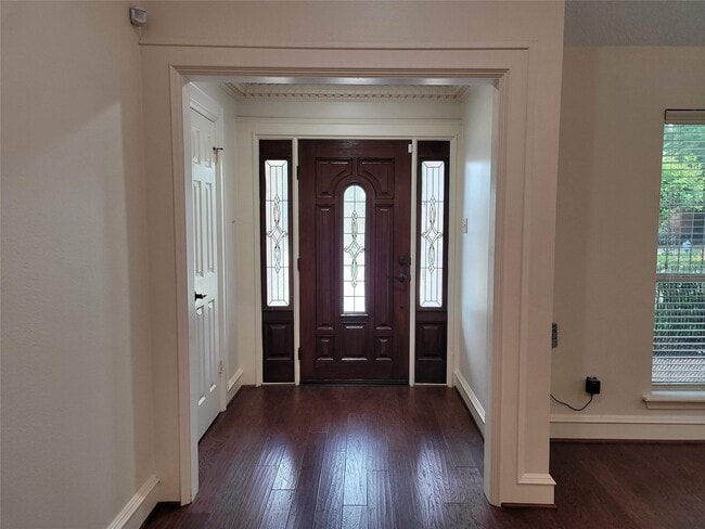 Building Photo - 6511 Pauma Dr
