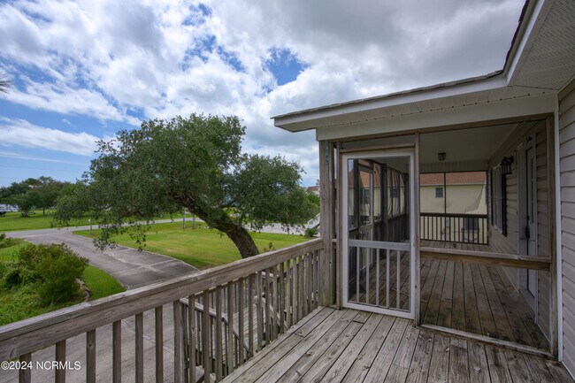 Foto del edificio - 222 Waterway Dr