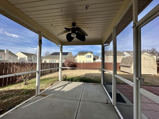 Foto del edificio - 2415 Impatien Drive