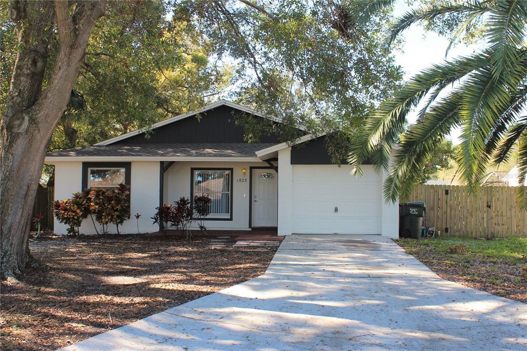 Primary Photo - 1523 Edgewater Beach Dr