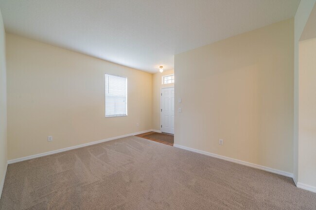 Building Photo - 814 College Leaf Way