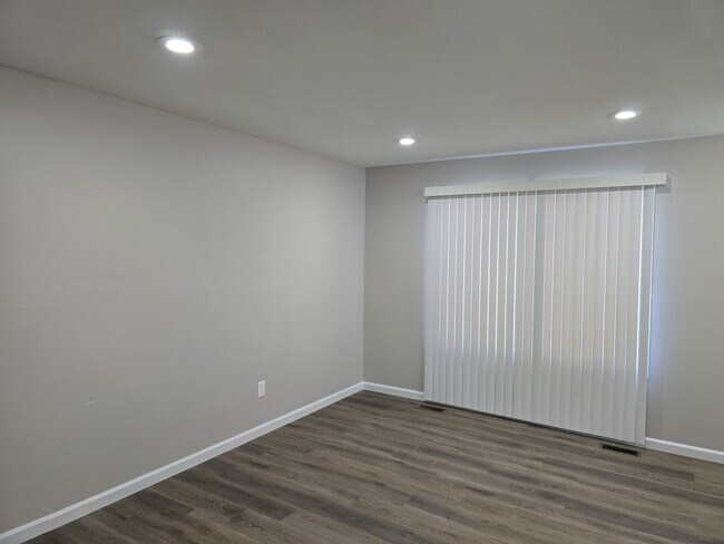 Foto del edificio - 38177 Jamestown Dr