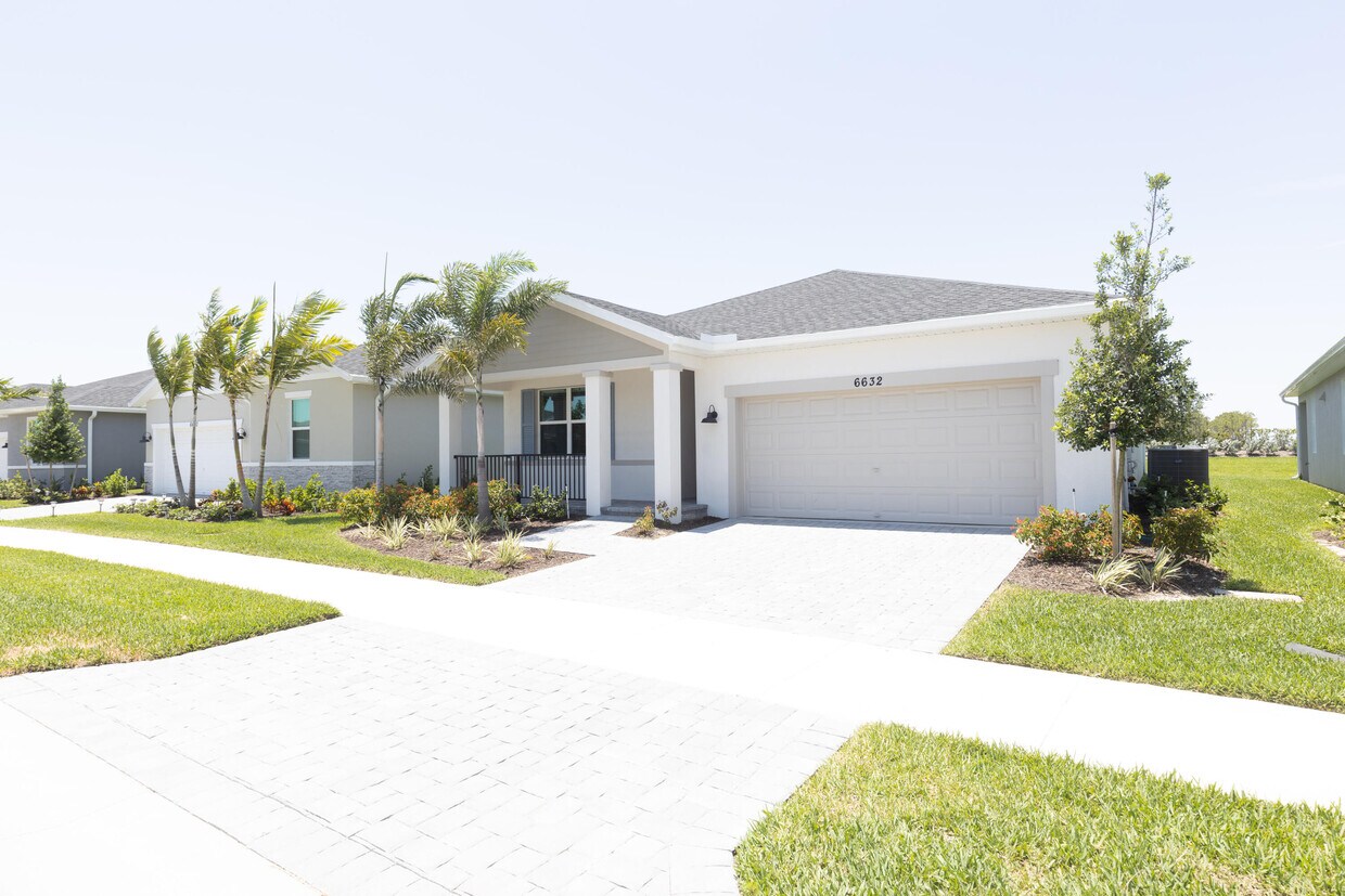 Foto principal - 6632 Cloverdale Ave