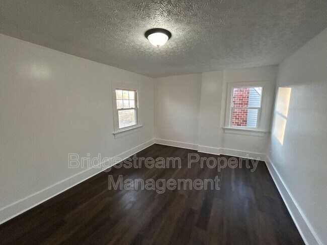 Foto del edificio - 167 W Hudson Ave