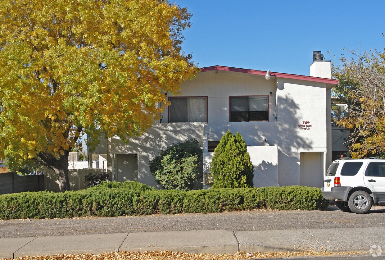 Building Photo - 1109-1113 Chelwood Park