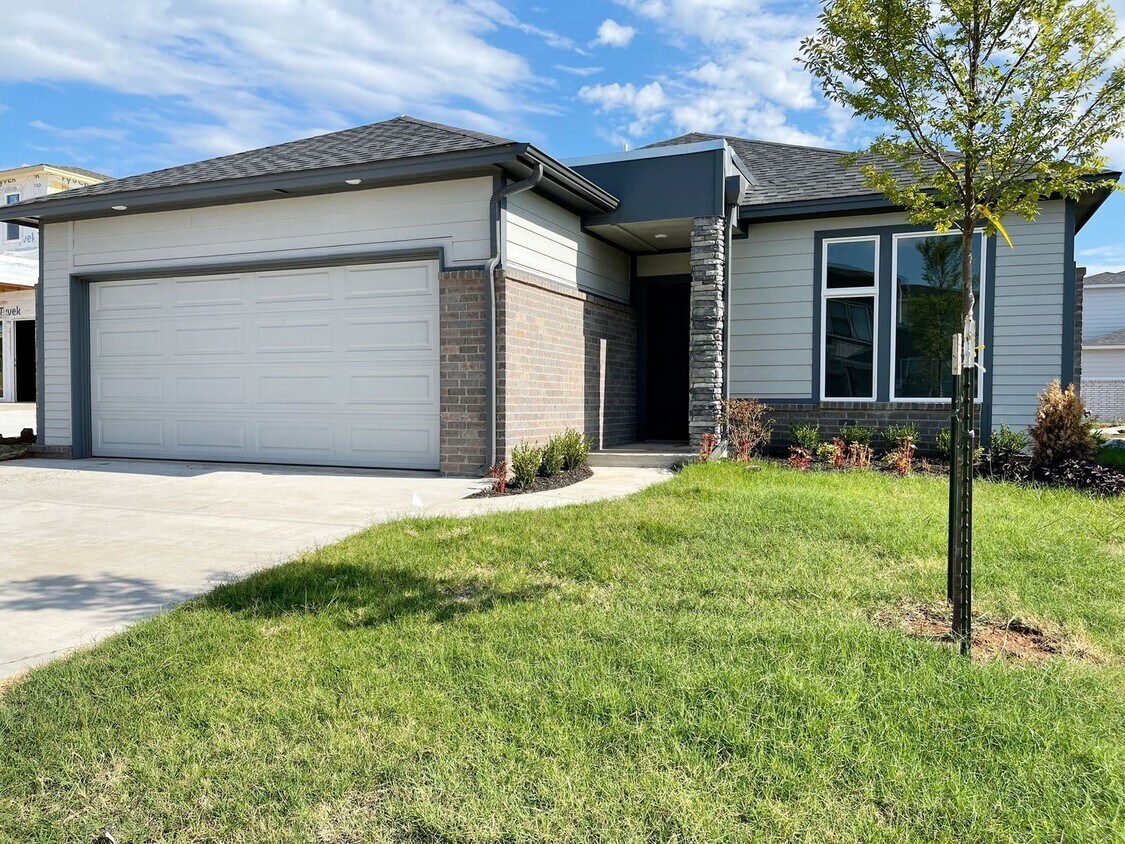 Primary Photo - 3 br, 2 bath House - 512 NW 176th Terrace