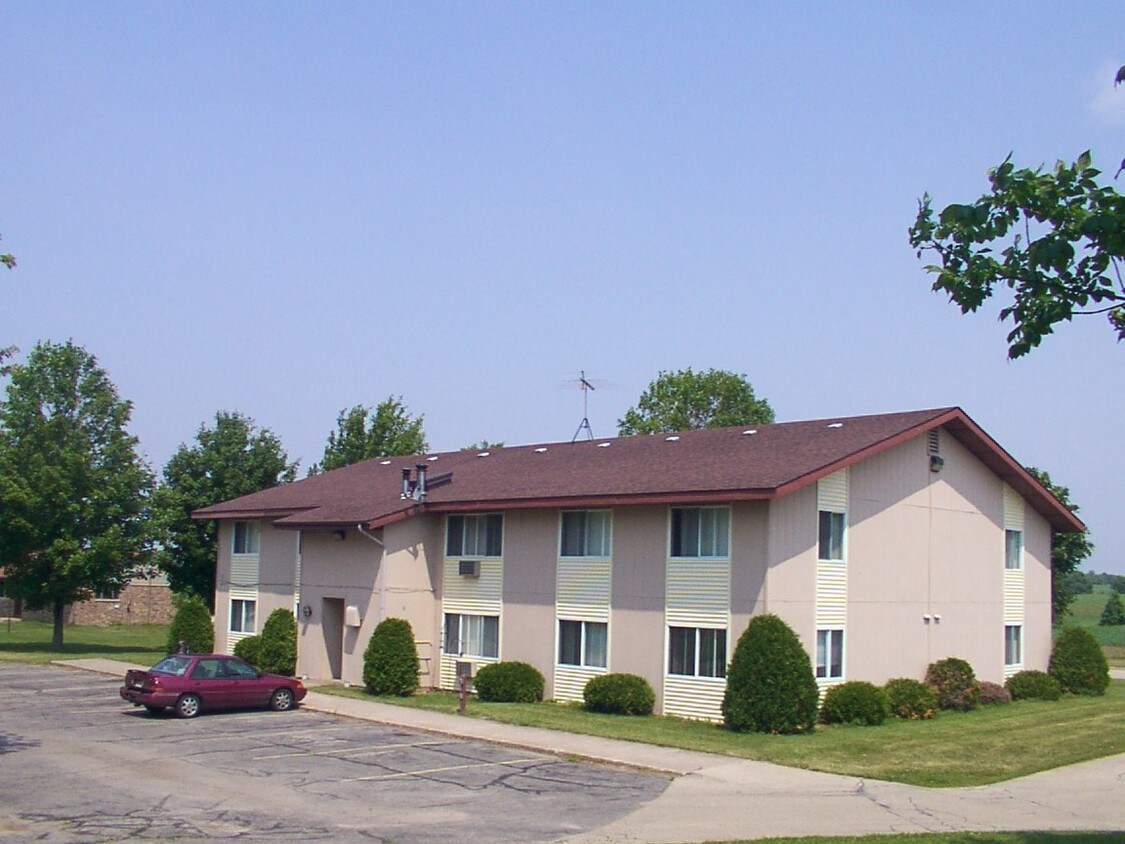 Foto principal - 402 E Cedar St