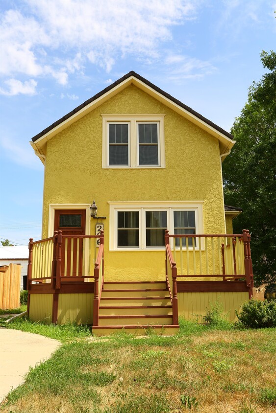 Primary Photo - 206 3rd Ave NW