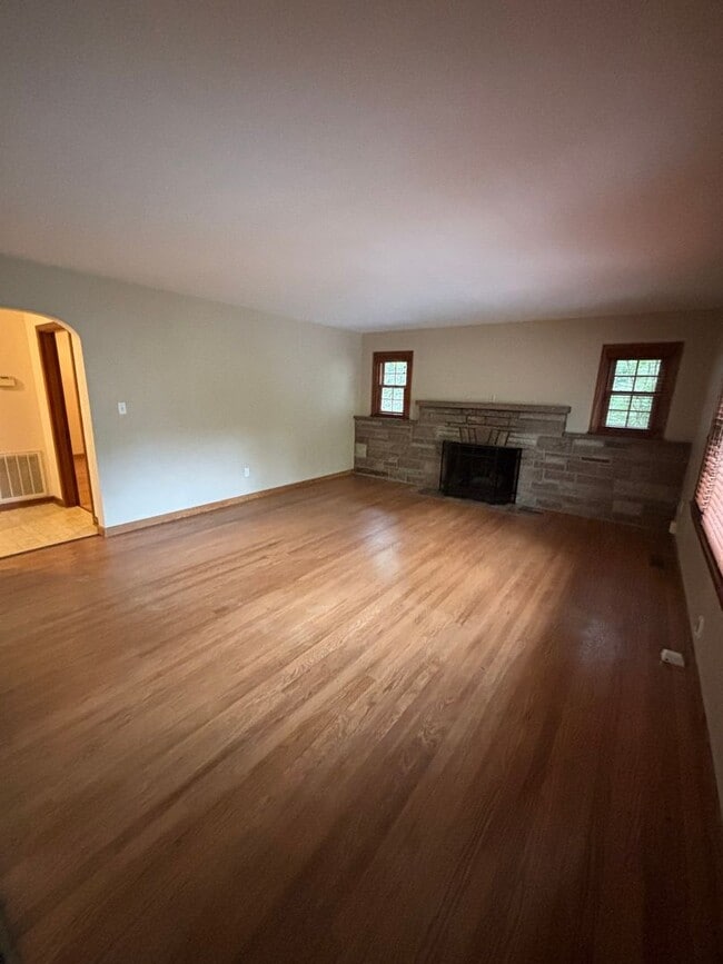 Foto del edificio - 619 White Oak Dr