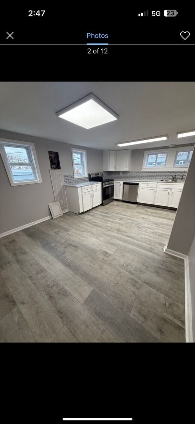 Foto del edificio - 9142 Main St