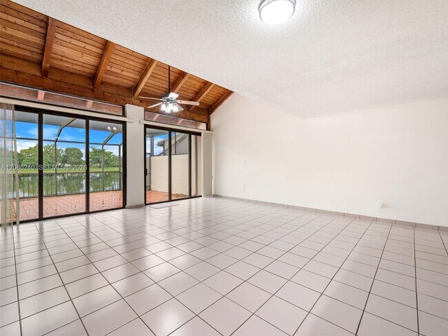 Foto del edificio - 1424 SW 131st Pl Cir E