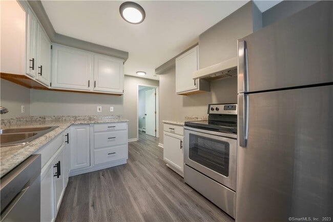 Building Photo - 35 Soule St